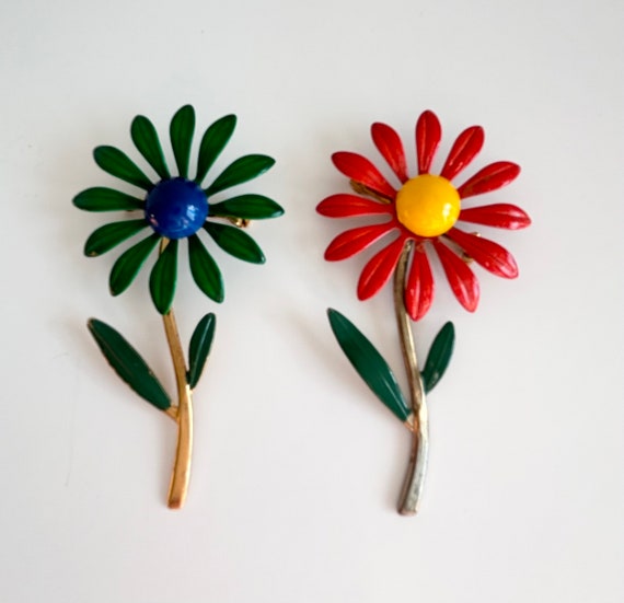 Vintage Metal Flower Pins Set of 2 - image 1