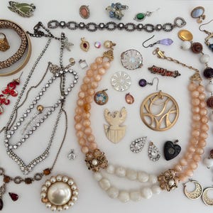 Broken/ Junk Jewelry Vintage to Modern Craft  Lot Over 1lbs