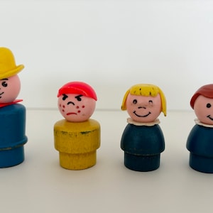 4er Set aus Holzkörpern der Firma Little People