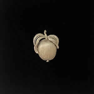 Sarah Coventry Apple/Peach Brooch Vintage