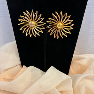 Sarah Coventry Large Flower Earrings Vintage