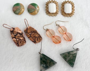 Lote de 5 pares de pendientes vintage/modernos perforados