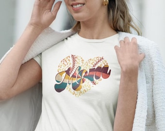 Vibrant Vintage Design for Stylish Moms, Customizable Vintage Retro Mom T-shirt, Retro T-shirt Gift, Comfortable Mom Top, Custom Mom TShirt
