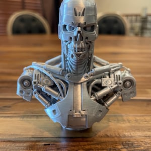 Terminator T-800 Endoskeleton Bust waist up– 3D Printed Silk Silver pla Sculpture, Sci-Fi Replica Desktop Decor