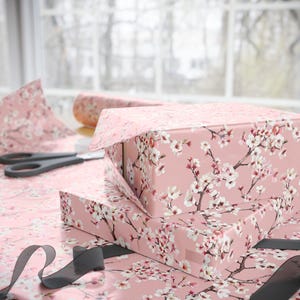 Kirschblüten-Serenade Geschenkpapier - Zarte Sakura Design Geschenkverpackung