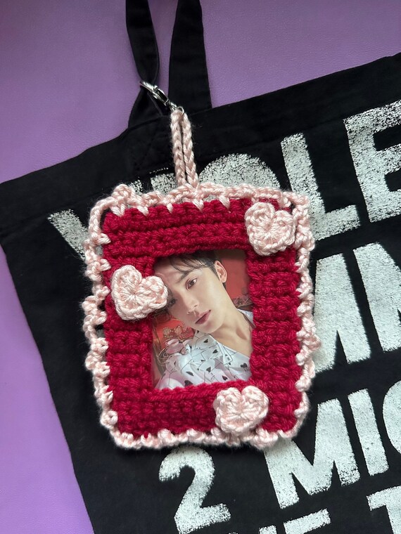 PATTERN: Crochet Pink & Red Hearts Photocard Holder - Etsy Canada