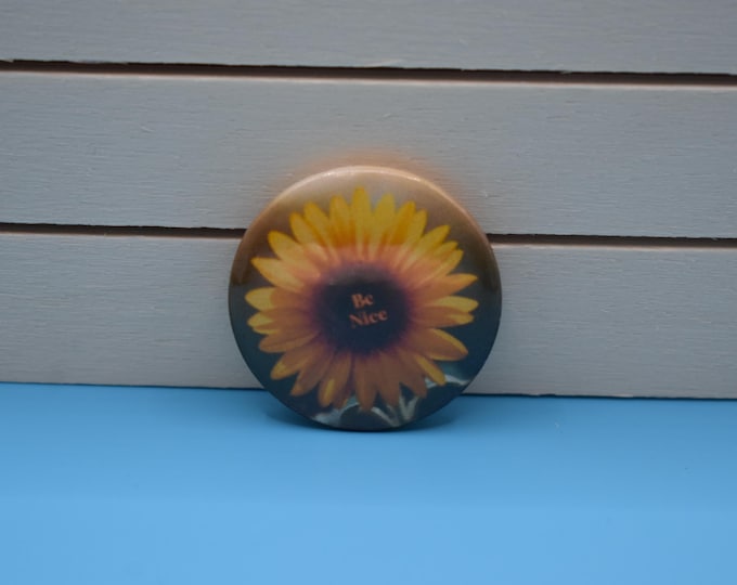 One inch button pin