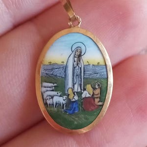 Portugalski złoty wisiorek Sanktuarium Matki Bożej Fatimskiej Żółte złoto 800 Biżuteria religijna 19K Medalion Prezent dla ochrony Ukochanej Osoby Vintage