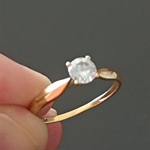 750 Solid Gold Solitaire Ring Handmade 18 kt Diamond Ring Bague Solitaire Or Jaune Massif Zircone Vintage Engagement Ring Size 7 USA Upcycle