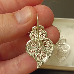 Orecchini portoghesi in argento sterling 925 con cuore in filigrana Viana, ganci tradizionali in filigrana, argento placcato oro, regalo per lei immagine 8