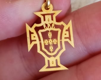 Pingente de cruz de ouro maciço da Seleção Portuguesa de Futebol Euro 2024 Federação Nacional de Futebol de Portugal Cristiano Ronaldo
