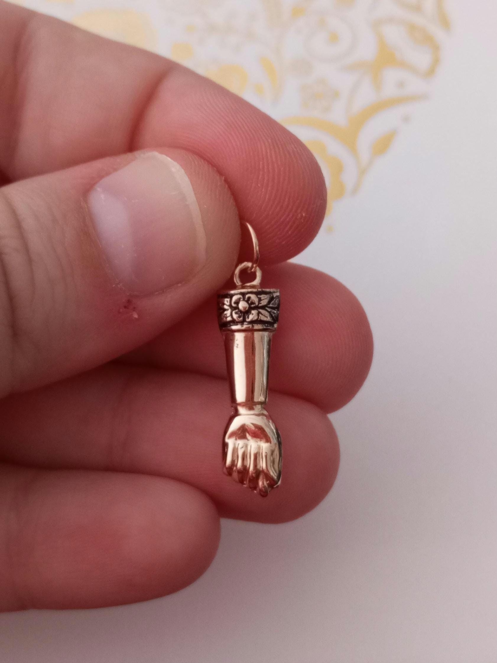 アメジスト 真鍮 マノフィガハンドペンダント メノウ ゴールド