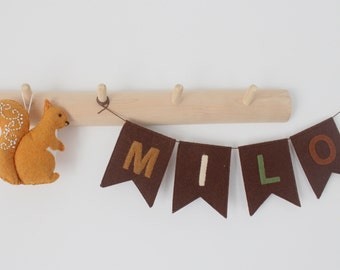 Gepersonaliseerde kinderkamervlaggenlijn, gepersonaliseerde naambanner, kinderkamerdecoratie, vilten feestslinger, vlaggenlijn, bosnaamdecor voor kinderen