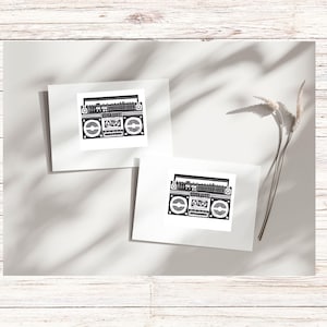 Tarjeta de impresión en bloque Boombox, imprimible, descarga digital, impresión en casa, diseño original, interior en blanco, boombox de la vieja escuela, diseño original