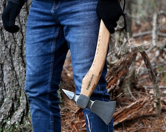 Hache Tomahawk à pointes forgées à la main, acier damas, manche en bois de frêne, étui en cuir, équipement d'extérieur, bushcraft et outil de survie.