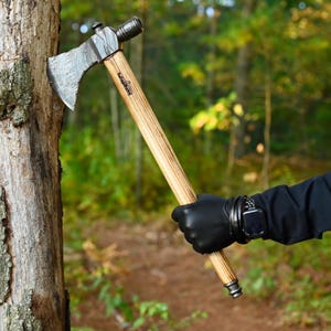 Hacha Tomahawk de acero de Damasco con mango de pipa, herramienta de bushcraft para acampar. Regalo para él en aniversarios, Navidad y Año Nuevo.