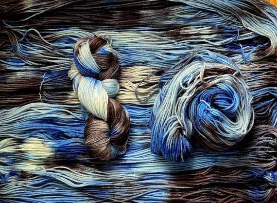 Blue Jay- worsted weight, hand dyed, painted, yarn