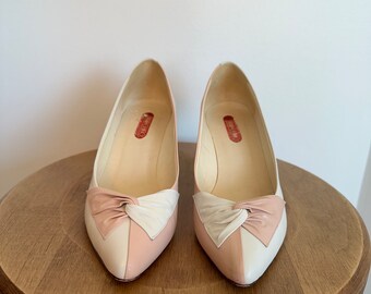 Vintage Bandolino Heels Womens Size 9M Light Pink And White With Bow Half Colour 50’s Housewife