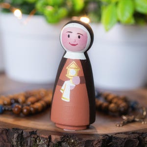 St. Clare of Assisi Peg Doll, Hand-Painted Catholic Saint Toy for Kids | Gift for Baptism, Confirmation, Home Altar Décor