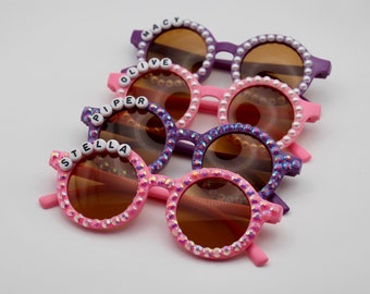Kinderbrille mit Perlen oder Strass verziert mit Namen