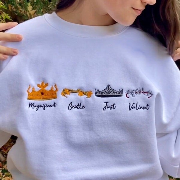 Narnia Crowns Embroidered Unisex Oversized Sweatshirt| CS Lewis Sweater| Bookish Hoodie