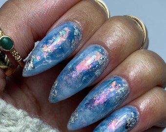 Blue opal nails | Winter blue opal nails | Custom made press ons | Glitter nails | Salon quality hand painted press on nails | Aprés tips |