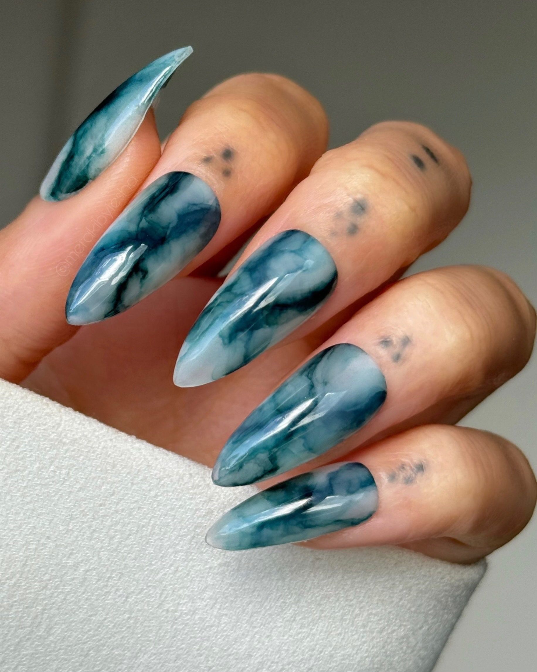Nails with Marble Chips Magic