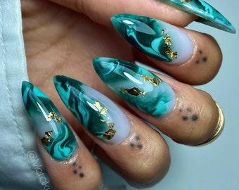 Marble tropical waves press on nails | Green blue nails | hand painted press ons | Aprés gel tips | summer design | reusable glue on nails