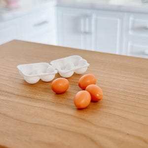 1:6 Scale Miniature 3D Print Dollhouse Kitchen Egg Carton & 4 Eggs Set