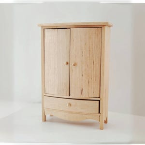 1:12 Miniatur Puppenhaus DIY unbemalt Kleiderschrank Schrank mit gebogenen Türen, 1/12 Puppenhaus Möbel Schlafzimmer 2-türiger Kleiderschrank Schrank