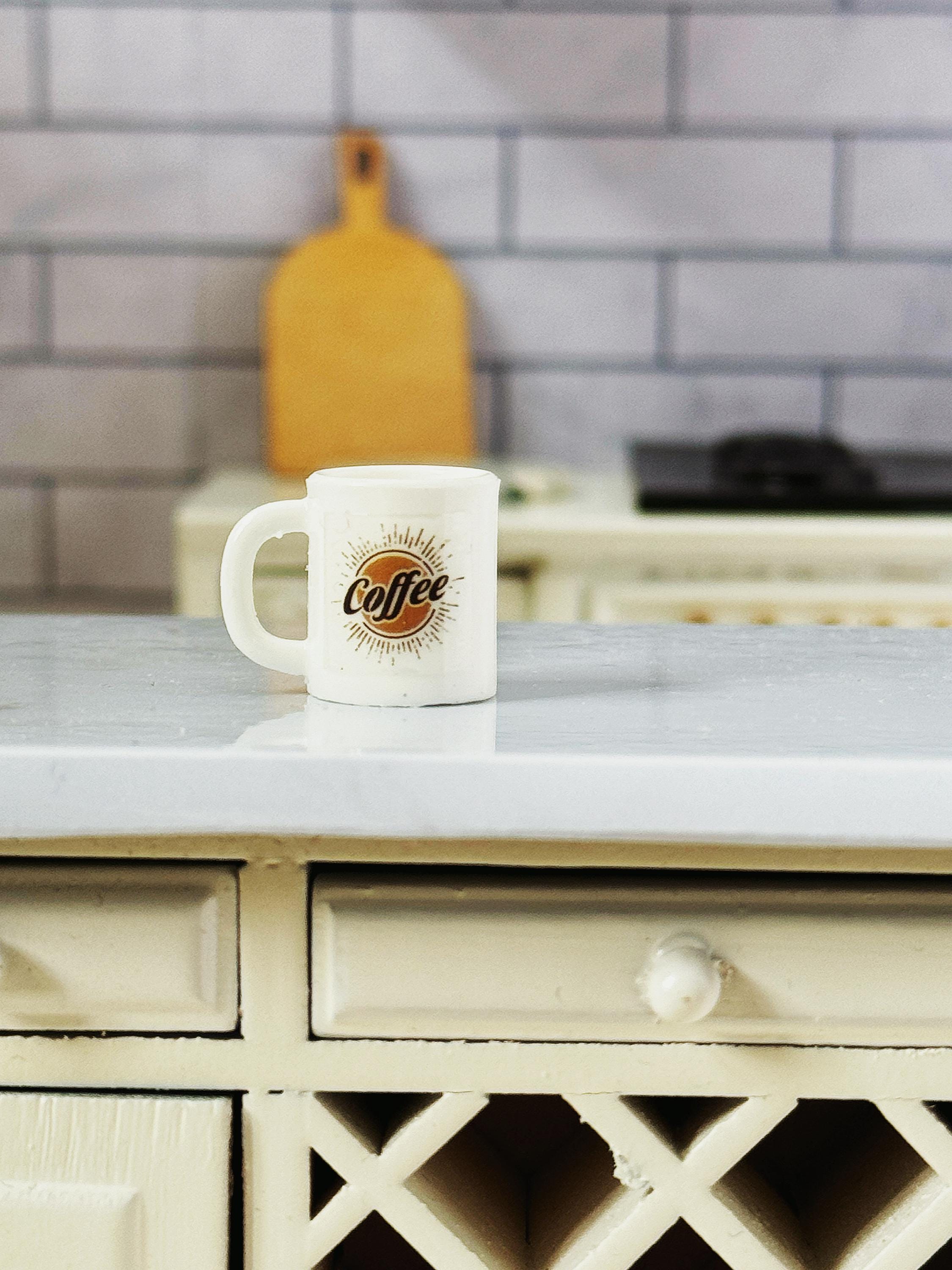 Tazza Da Caffè In Miniatura Scala 1:12 Con Cucchiaio - Accessorio In Resina Per Casa Delle Bambole E Diorami