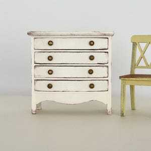 1:12 Miniature Dollhouse Storage Cabinet With Curved Drawers, 1/12 Doll House Furniture Bedroom Drawer Dresser