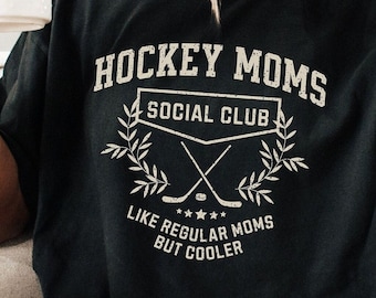 Camiseta del Club Social de Mamás de Hockey de Comfort Colors: Camiseta para Mamá de Hockey