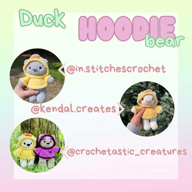 Pu&ograve; includere: Tre animali di peluche all'uncinetto che indossano maglioni gialli con cappuccio. Gli animali sono un orso grigio, un orso bianco e un orso viola. La didascalia recita "Duck Hoodie bear @in.stitchescrochet @kendal.creates @crochetastatic_creatures"