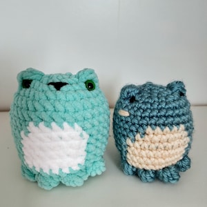 Handmade Crochet Pocket Frog Plush - Cute Mini Frog Toy - Unique Gift for Frog Lovers, Kids, or Desk Décor