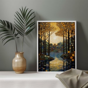 K&ouml;nnte beinhalten: Ein Gem&auml;lde, das eine Waldszene mit einem See im Vordergrund zeigt. Die B&auml;ume sind stilisiert und haben einen goldenen Schimmer. Der See spiegelt das Licht der Sonne wider.