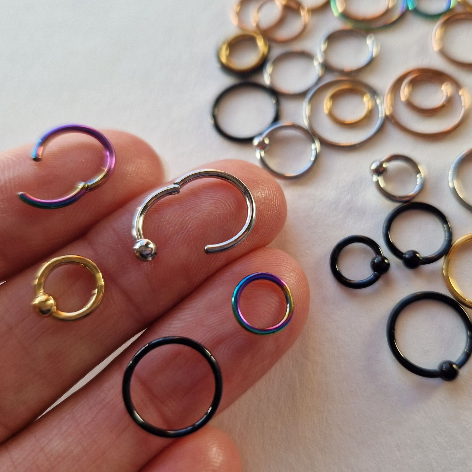 HINGED PIERCING CLICKER HOOP SLEEPER EARRING EAR RING TRAGUS NOSE - Foto 3