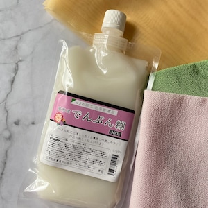Puede incluir: Una bolsa blanca de 300 g de pegamento de almidón de alta viscosidad, etiquetada en japonés como "でんぷん糊" (denpun nori) para su uso en artesanías japonesas como "つまみ細工" (tsumami zaiku) o "和手芸" (wa tegei).