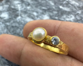 Handmade 925 Silver Pearl Ring with Zircon - Gold Vermeil Band