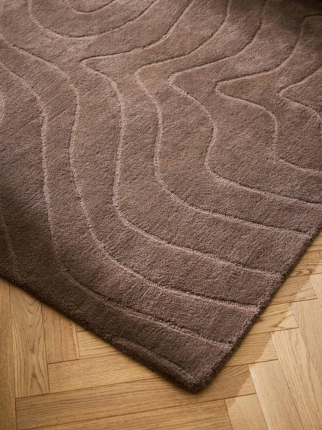 Hand Tufted Wool Rug | Modern Abstract Chocolate Wavy Brown Minimalist ...