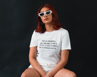 Camiseta unisex con estampado gráfico, serigrafiada, ropa unisex, camiseta latina, cultura latina, herencia hispana, negocio propiedad de latinas