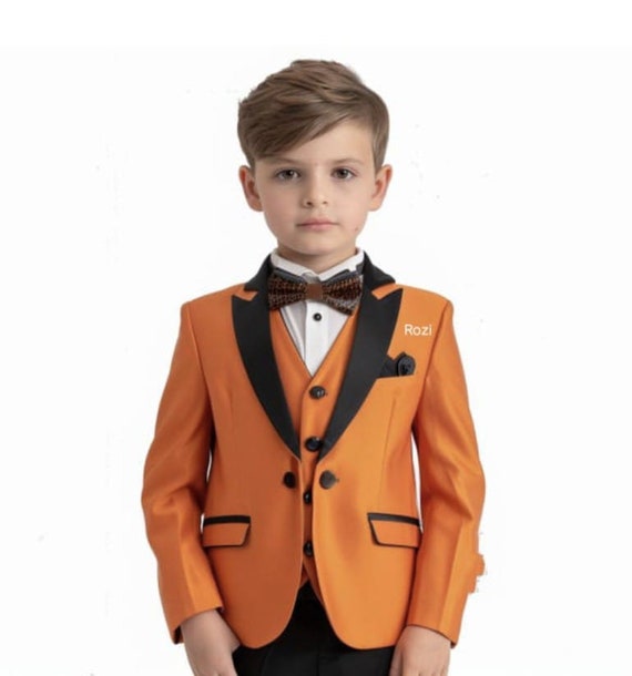 Imagenes de niños con trajes elegantes hotsell
