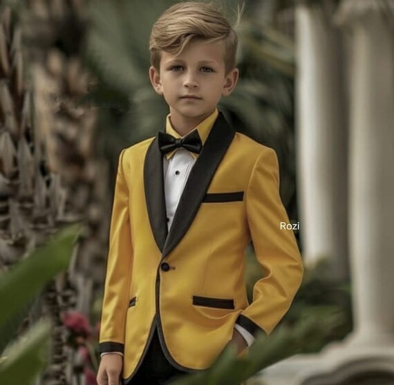 Trajes amarillos best sale