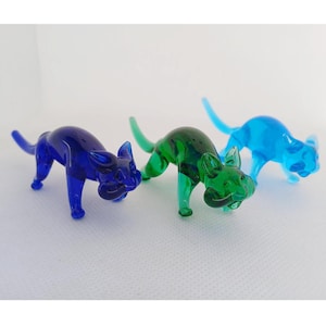 Glass cat figurine, fun cats