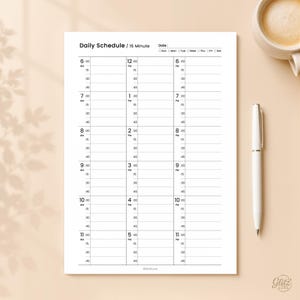 Puede incluir: Una hoja de planificador diario blanca con texto y líneas negras, que presenta un diseño de intervalos de 15 minutos de 6 AM a 11 PM. El encabezado dice Daily Schedule / 15 Minute con un campo de fecha y casillas para los días.