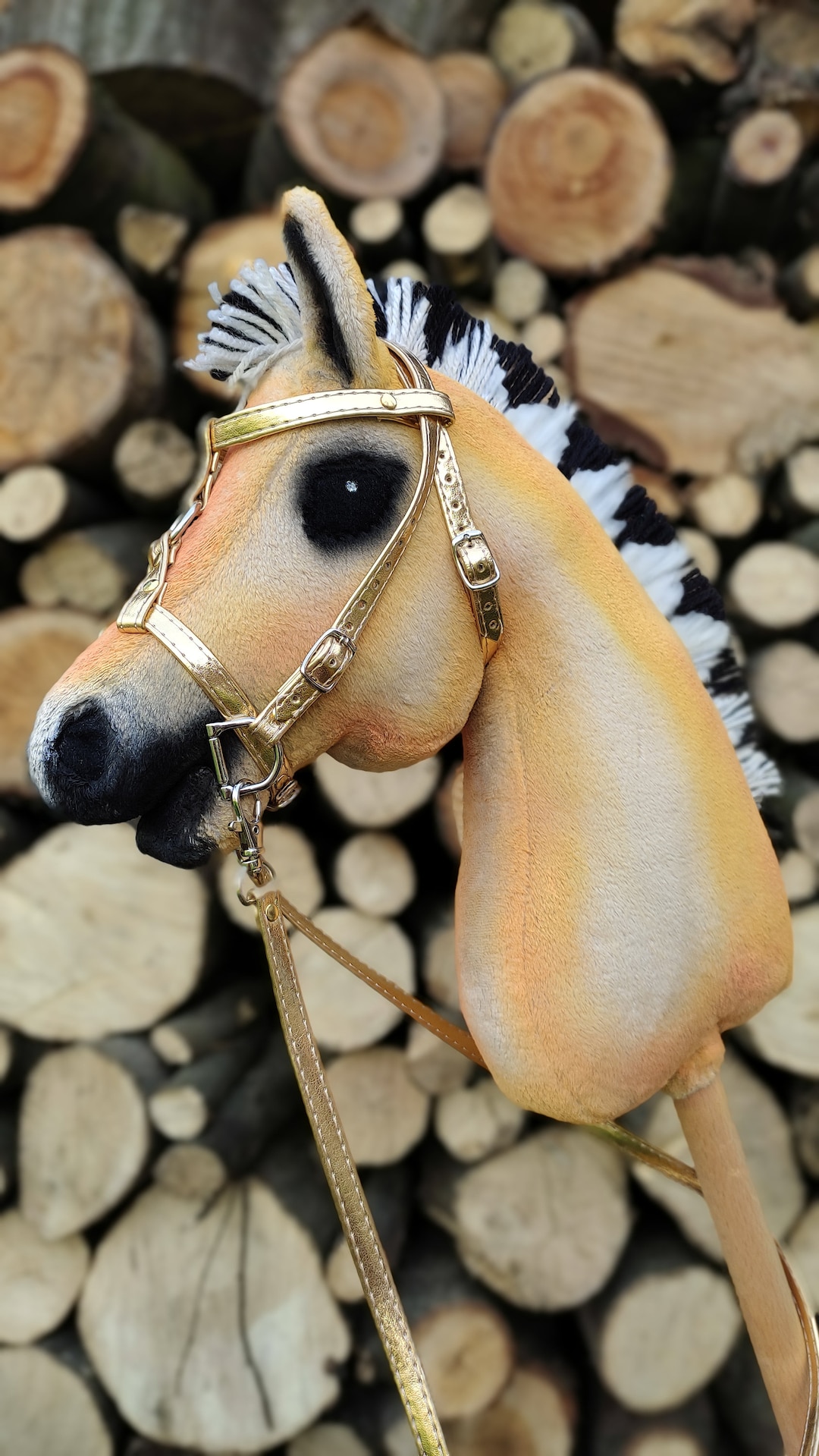 Hobby Horse Fjord Pferd A3 - Steckenpferd Mit Netz | Beige Mit Schwarz-weißer Mähne | Für Kinder Ab 5 Jahren