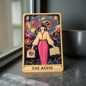 Anstecker XL Pin The ADHD Tarot Karten Art Bunte Spirale aus Gedanken ADHS Hyperaktivität Geschenkidee Freundin Impulsivität :-)