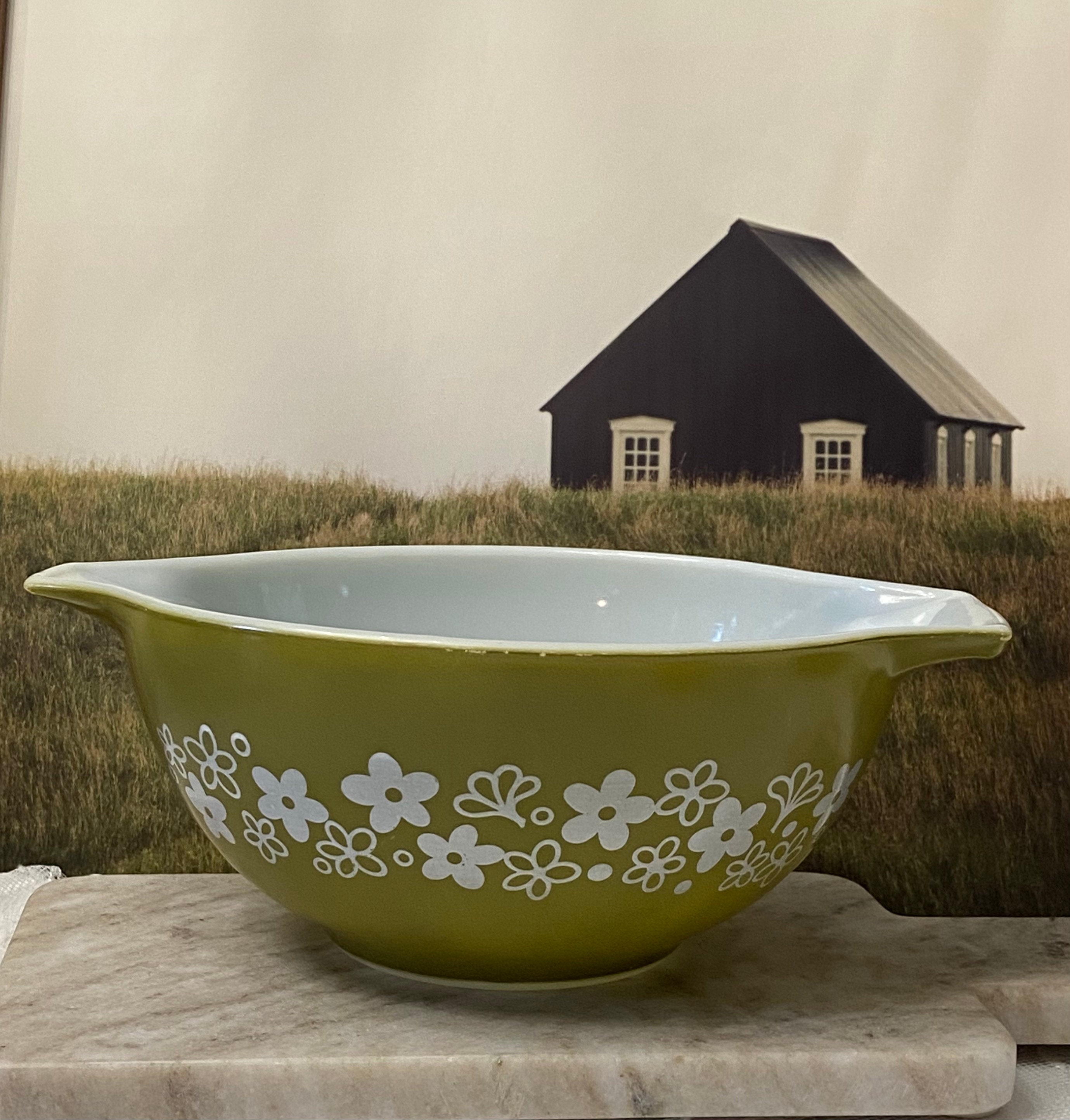 Inch Spring Blossom Green/Crazy daisy Cinderella PYREX Mixing Bowl, #442