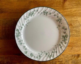 Lot of 4, DINNER plates, Corelle CALLAWAY, Green Ivy , 10 1/8 inches