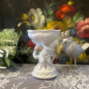 Vintage Churchill, England, White CHERUB Compote or Pedestal Soap Dish/Trinket Dish in Excellent Condition